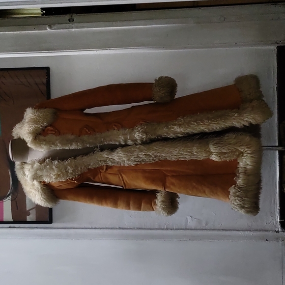 1970s Turkish sheepskin shearling coat. - Picture 2 of 6